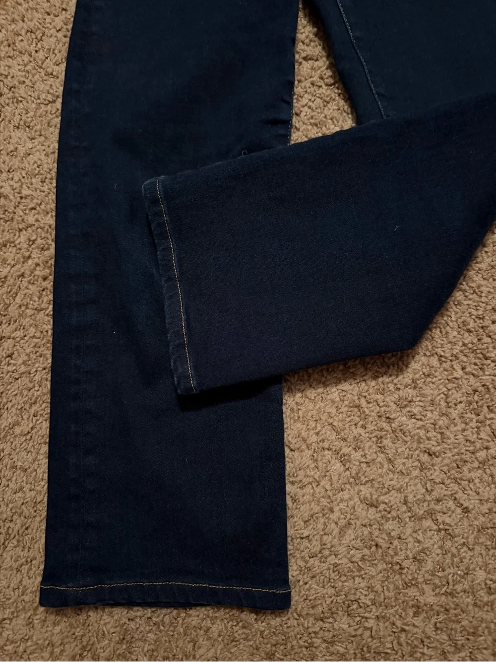FRAME Denim Le Sleek Straight size 28